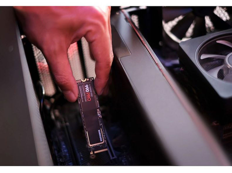 Samsung 990 PRO 4TB (M.2 NVMe, Gen 4)